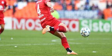 Juan Barinaga, lateral de Belgrano, en el empate ante Godoy Cruz en Mendoza por la Copa de la Liga 2023. (Prensa Belgrano)