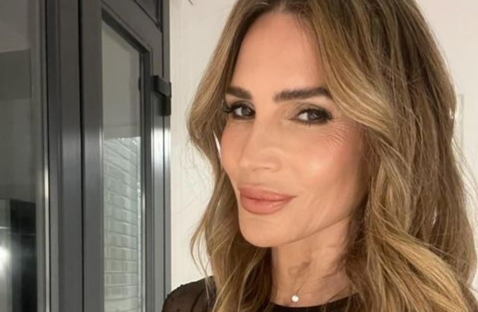 A sus 49 años, María Vázquez encendió Instagram con un vestido transparente y sin corpiño