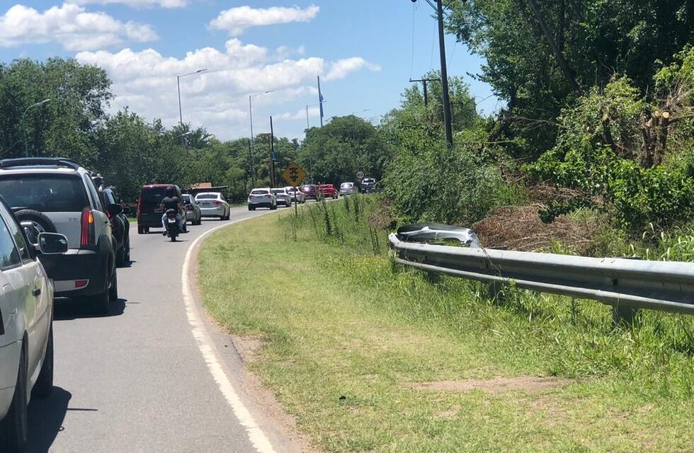 Turismo: cola de vehículos en la Ruta E55 en dirección a Bialet Massé