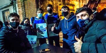 Campaña de concientización en Rosario para que los jóvenes se vacunen contra el coronavirus