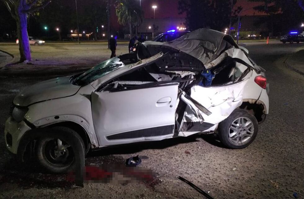 Choque en Rosario: fallecieron tres personas cerca del Parque Alem