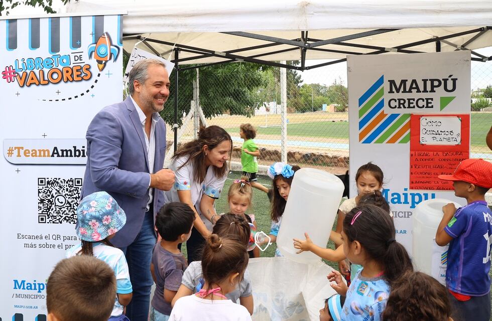 Matías Stevanato presentó “Libreta de Valores” en las escuelas de verano del departamento