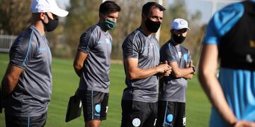 Con el regreso a las prácticas, el nuevo entrenador celeste pudo presentarse al plantel