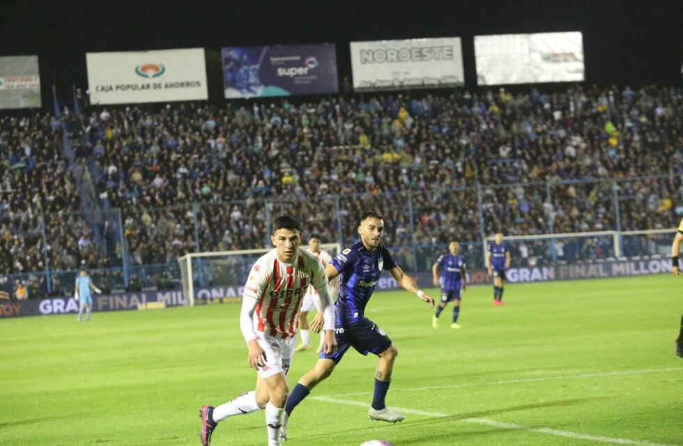 Atlético Tucumán empató con Unión como local y se alejó del sueño del título