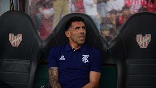 Con línea de cuatro o de cinco. ¿Un cambio o más? Carlos Tevez quiere dar un zarpazo con Talleres en la Bombonera.