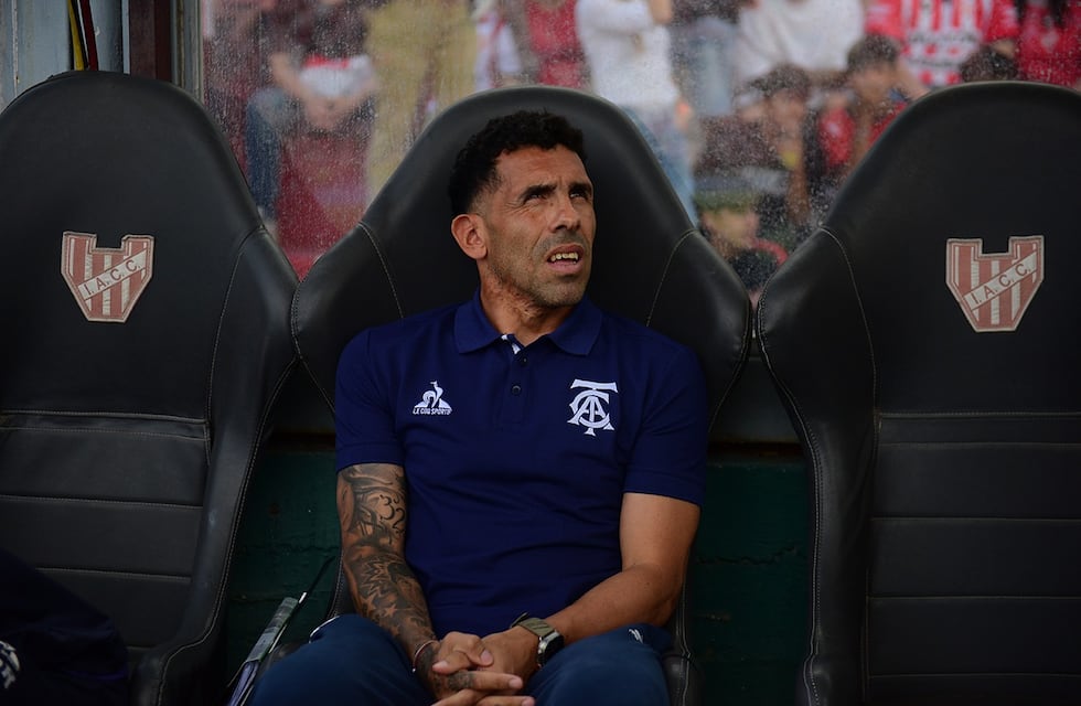 Talleres viajó para dar el golpe en la Bombonera: lista de concentrados y los once de Carlos Tevez