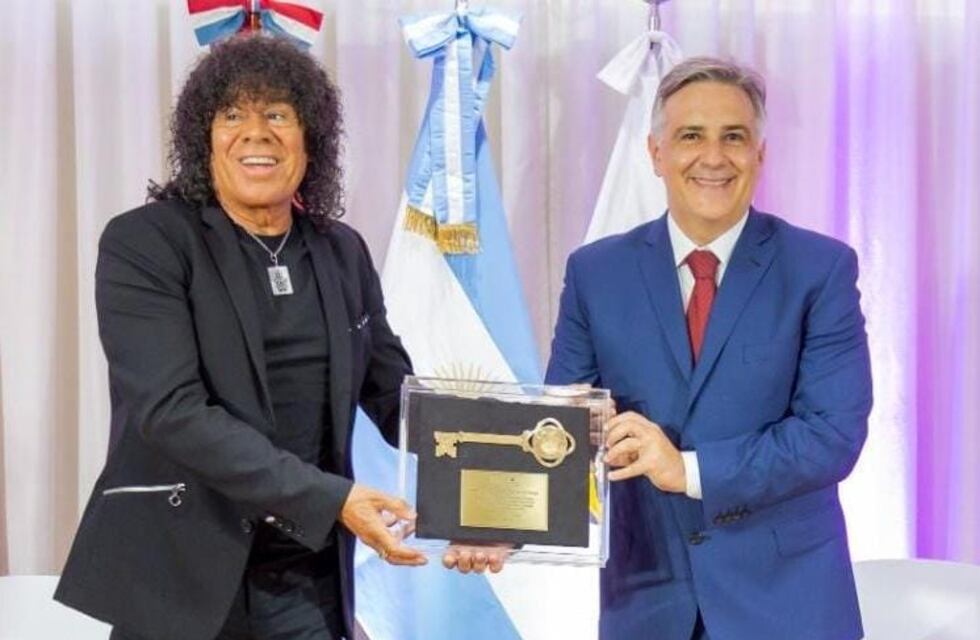 La Mona Jiménez recibió la mayor distinción de la ciudad de Córdoba