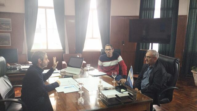 Reunión de Alcides Calvo con el Jefe del 7° Distrito Santa Fe de Vialidad Nacional, Arq. Gastón Bruno.