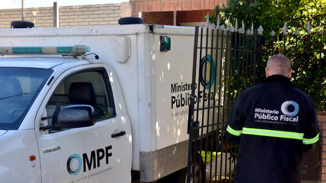 Investigan la muerte de un hombre de 73 años aplastado por su auto en Córdoba.