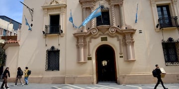 Insólita denuncia contra el Colegio Nacional de Monserrat. (Nicolás Bravo / La Bravo)