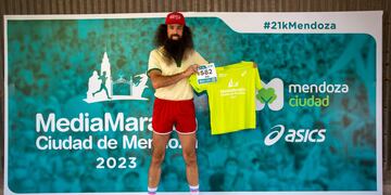 Forrest Gump chileno en la Maratón de Mendoza