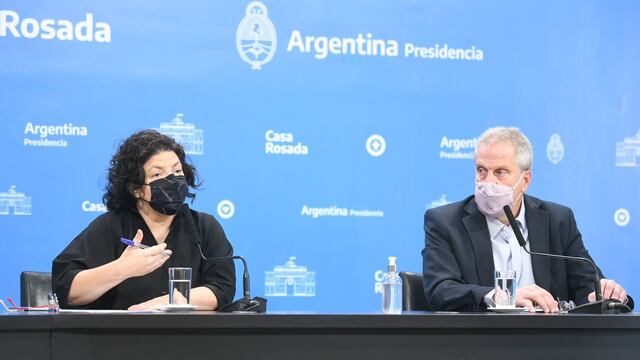 La ministra de Salud, Carla Vizzotti anunció la nueva etapa de vacunas junto a su par de Educación, Jaime Percyk.