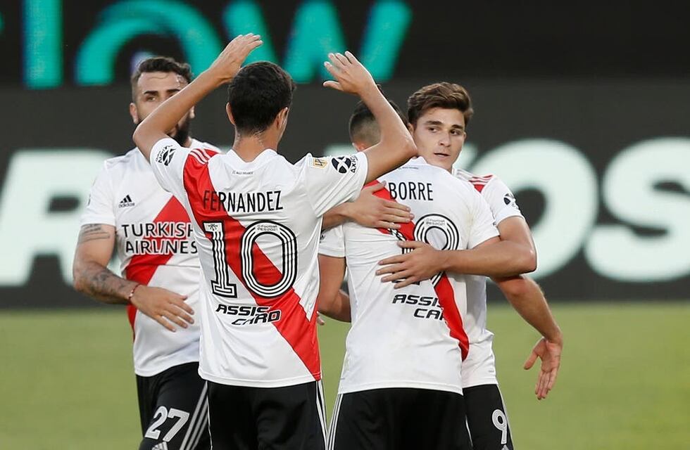 Julián Álvarez volvió a convertir en River Plate y de “penal”
