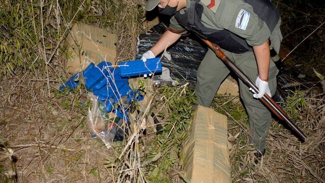 Gendarmería Nacional incautó droga escondida en Colonia Mado.