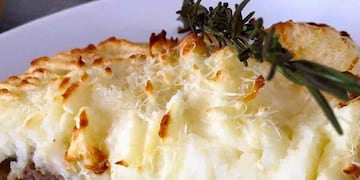 En twitter se desató un nuevo debate a causa de los mendocinos: ¿el pastel de papa lleva masa o no?