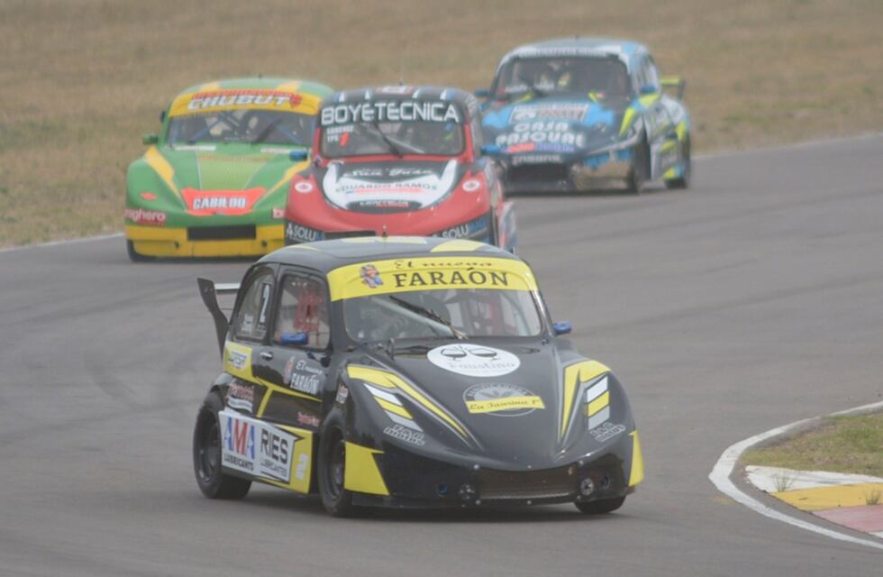 El puntaltense Ramiro Fernández ganó la primera fecha del Turismo Promocional Standard