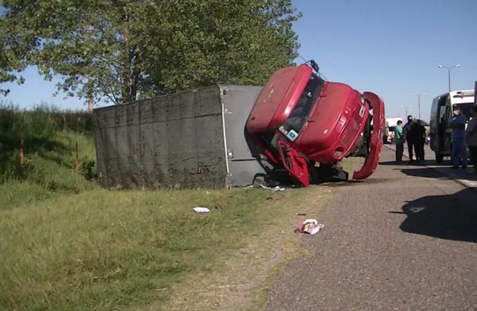 Tres heridos al chocar dos camiones en la Ruta 7