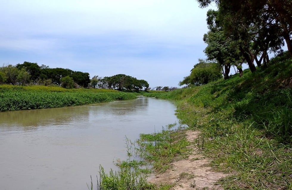 Macabro hallazgo en San José del Rincón: apareció un cuerpo en descomposición en el arroyo Ubajay