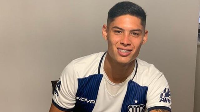 El zaguero Federico Torres, libre de Banfield, ya posó con la Albiazul (La Voz).