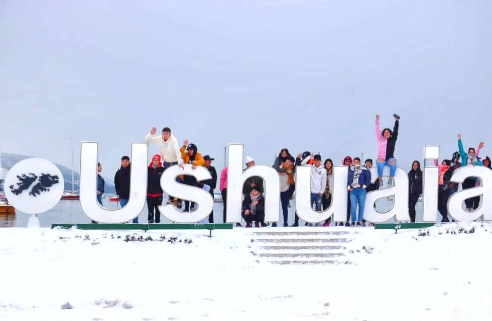 Vuoto y Harrington acompañan a alumnos en la Fiesta Nacional de La noche más larga