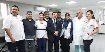 El ministro de Salud recorrió la nueva sala del Hospital Padilla junto a las autoridades del efector.