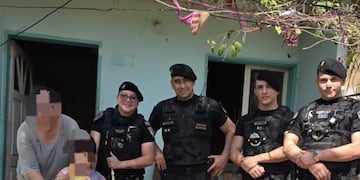 Policías de Eldorado visitaron a una nena que reanimaron con RCP.