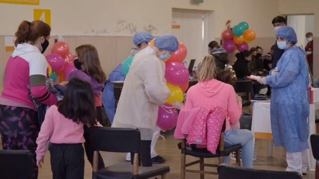 Vacunación a niños en Arroyito