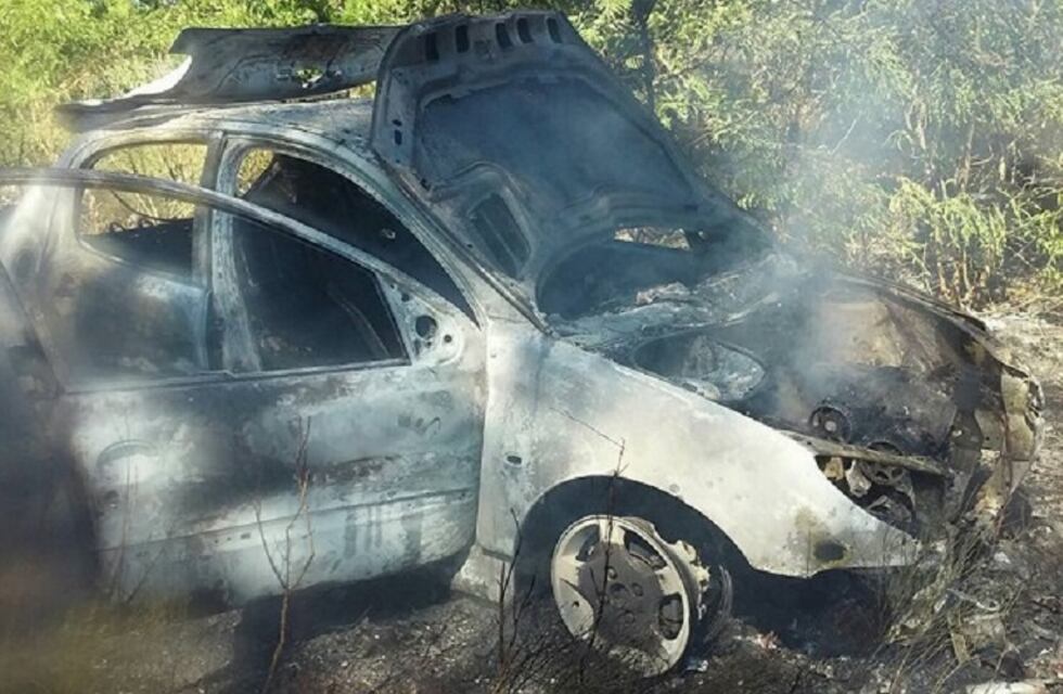 Se incendió su auto en plena ruta y fue internada en estado crítico