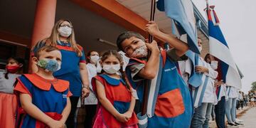 El gobernador Herrera Ahuad participó de los festejos por los 100 años de la Escuela N°95 en Almafuerte,