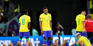 Brasil quedó afuera del Mundial de Qatar 2022 por penales, ante Croacia. El lamento de sus jugadores. (AP).