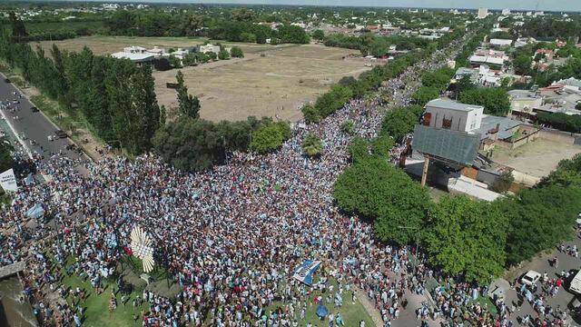 Miles y miles cubrieron las calles de San Rafael y la rotonda del Mapa.