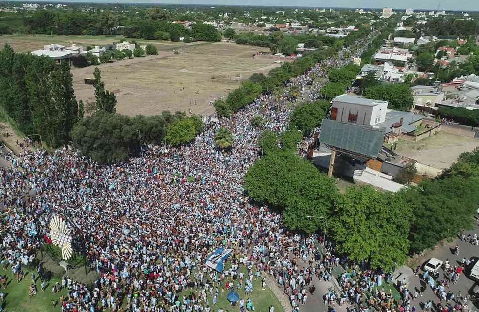 Fotos y videos: todo el sur mendocino salió a la calle y gritó Argentina Campeón