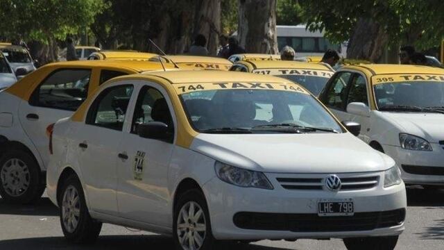 Desde el sindicato de conductores de taxis aseguraron que entre el 25 y el 30% está contagiado pese a que la mayoría está con la dosis completa de vacunación. Gentileza Tiempo de San Juan
