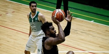 El venezolano Colmenares, de los pocos que salen del desconcierto en el que cayó la Gloria.