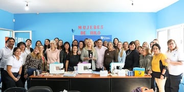 El taller “Mujeres de Hilo” obtuvo el tercer puesto entre 270 proyectos. Con el premio adquirieron máquinas e insumos para seguir creciendo.