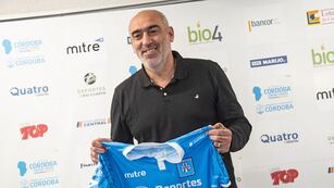 Iván Delfino es el nuevo técnico de Estudiantes de Río Cuarto. Con Federico Vismara como ayudante de campo.