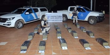 Santa Ana: Prefectura intercepta 200 kilos de marihuana en la frontera paraguaya.