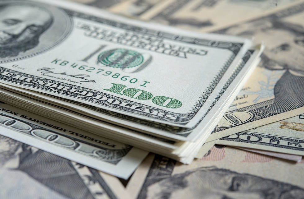 Dólar blue hoy en Rosario: la divisa informal rompió la barrera de los $500 este miércoles 14 de junio