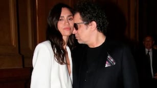 Aseguran que Andrés Calamaro y su esposa estarían en crisis a días de su casamiento