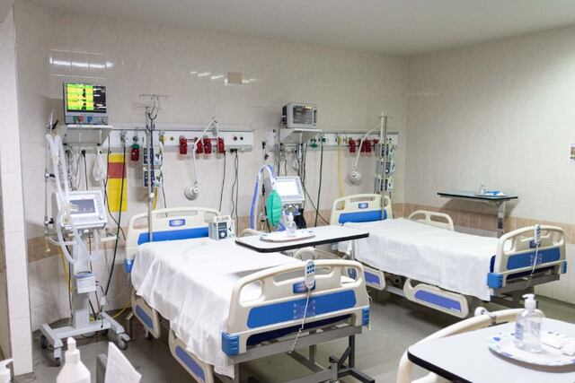 Los cuatro respiradores permitirán ampliar las camas de terapia intensiva en el hospital Enfermeros Argentinos.