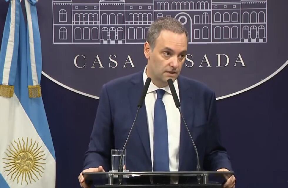El Gobierno le quitó importancia a la denuncia de UxP sobre la modificación de la “Ley Bases”: “Hubo un error de tipeo”