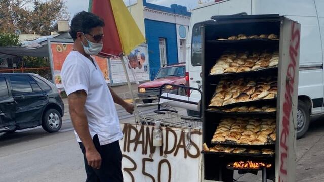 Puesto de empanadas frente el Hospital Notti de Guaymallén.