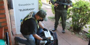 Eldorado: pasajero detenido por transportar 15 kilos de marihuana en su equipaje.