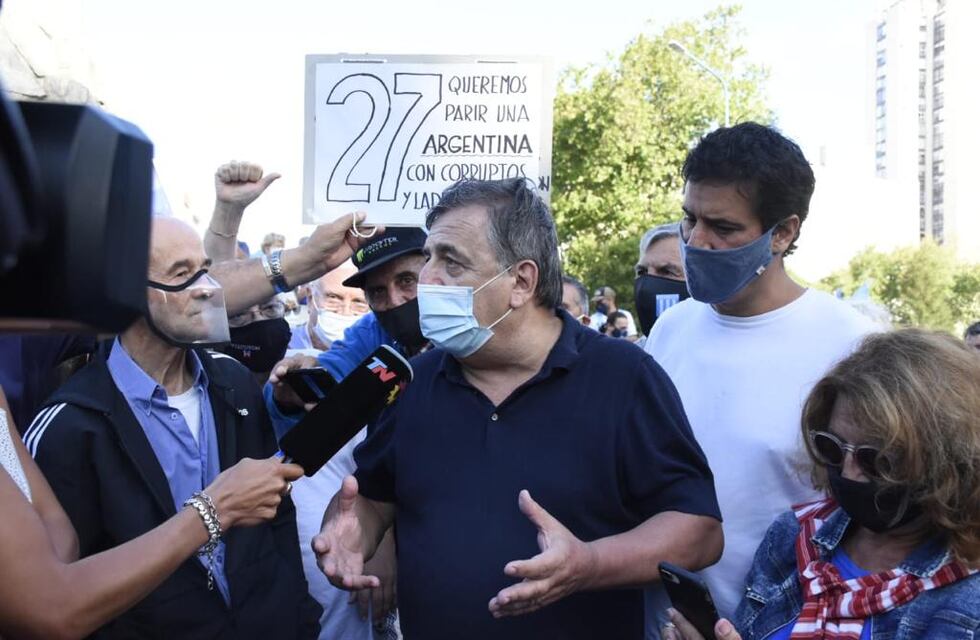 Negri sobre las vacunaciones VIP: “Sobra inmoralidad política en el Gobierno”