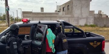 La FPA realizó dos allanamientos en Colonia Tirolesa.