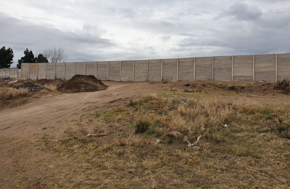 Concluyó la obra de cierre perimetral del cementerio sobre calle Colón