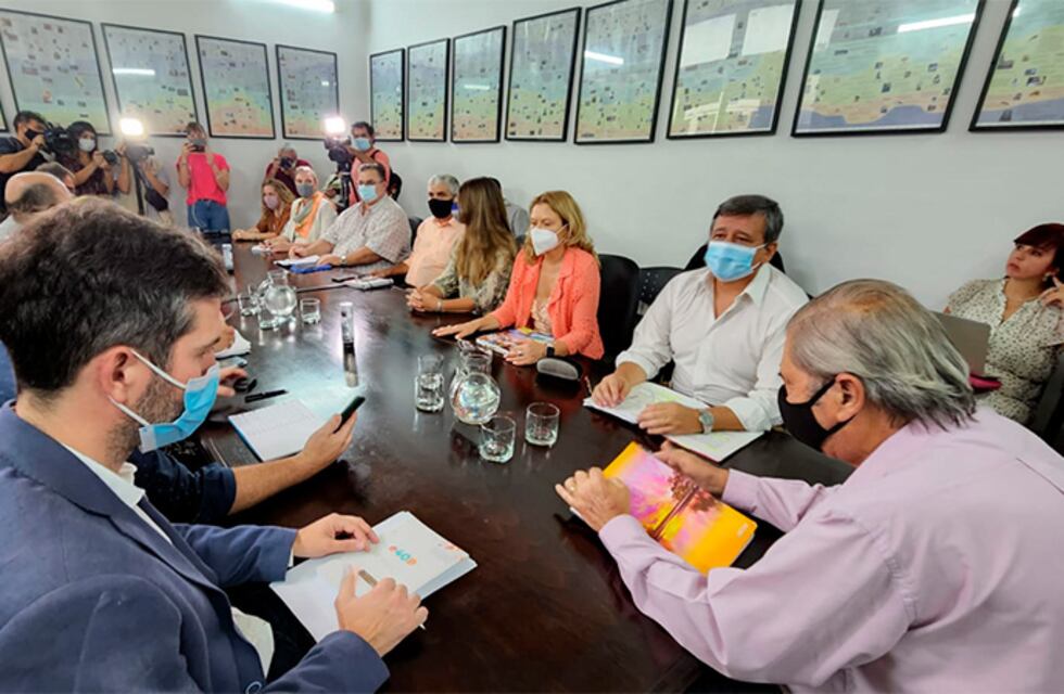 Docentes acordaron la paritaria con el gobierno