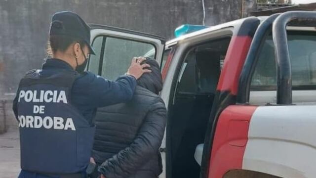 La oficial fue atacada cuando reducía al ladrón. (Foto ilustrativa / Policía de Córdoba)