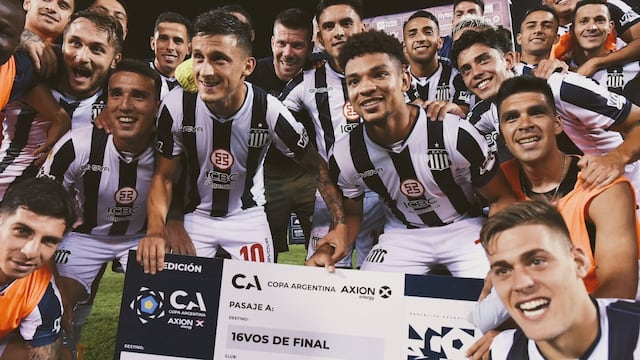 La celebración de Talleres por la clasificación a los 16avos de final en la Copa Argentina. (@CATalleresdecba)