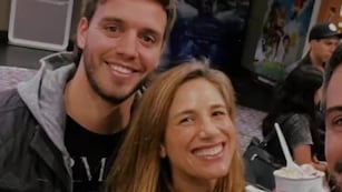 El exfutbolista rafaelino y la conductora blanquearon la relación en mayo.